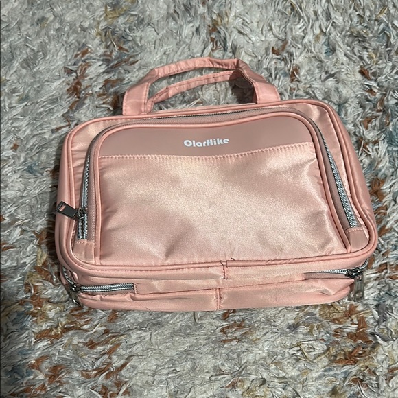 olarhike Handbags - 🤩 NWOT OlarHike Pink Travel Bag 🤩
